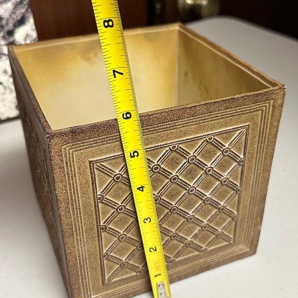 Home interiors and gifts resin Square vase - Picture 7 of 11